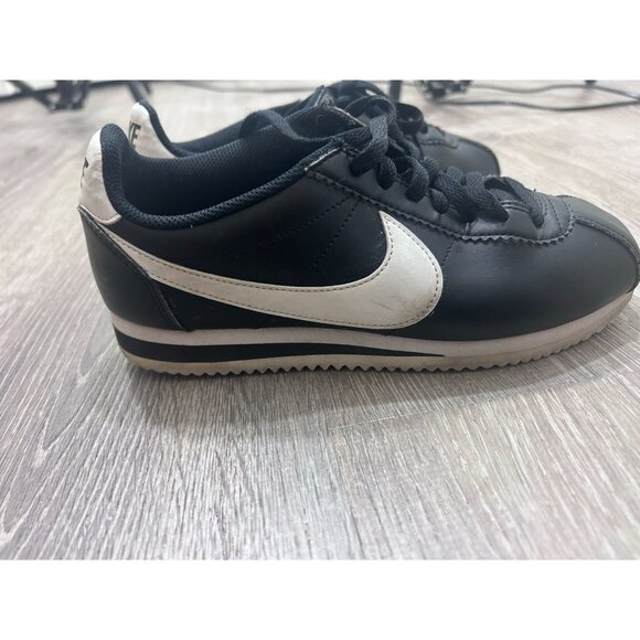 Nike Classic Cortez Sneakers Shoes Women's Size 7 Lace Up Mid Top Black - Picture 2 of 7